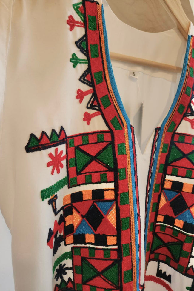 White Sleeveless Embroidered Kaftan