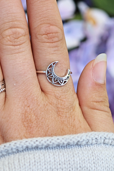 Sterling Silver Crescent Moon Ring – Local Color NYC