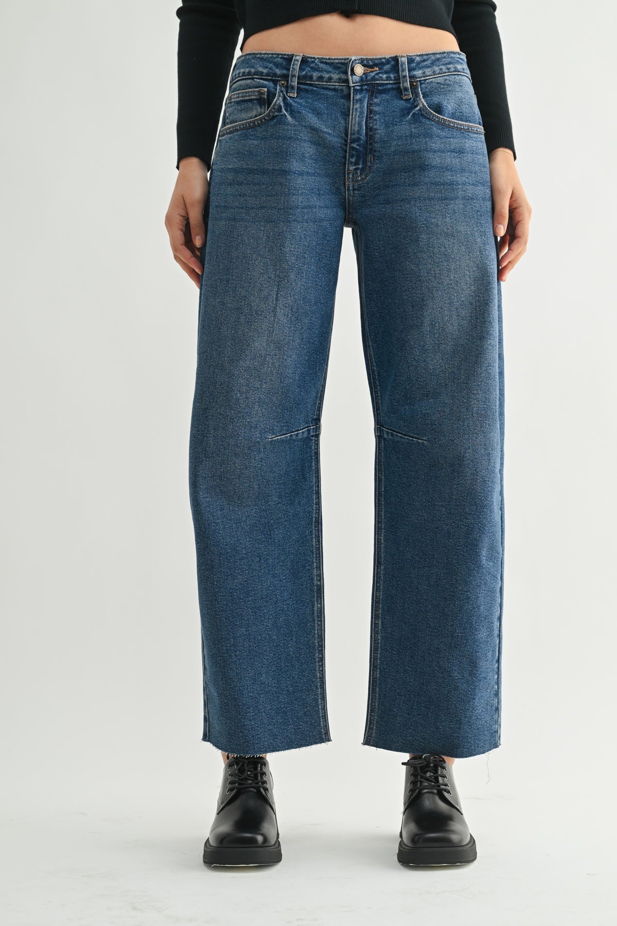 Final Sale - Mid Rise Barrel Jeans