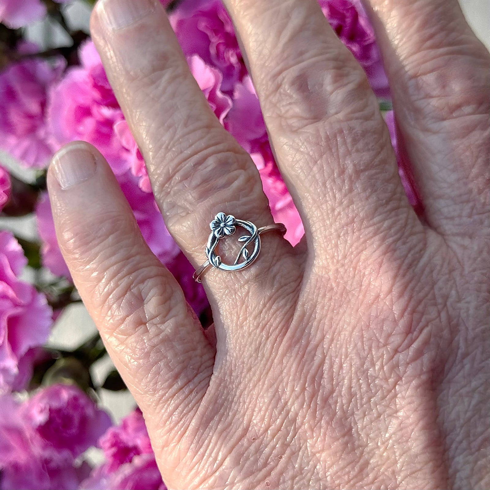 Round Flower Ring in Sterling Silver