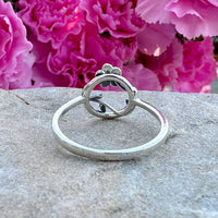 Round Flower Ring in Sterling Silver