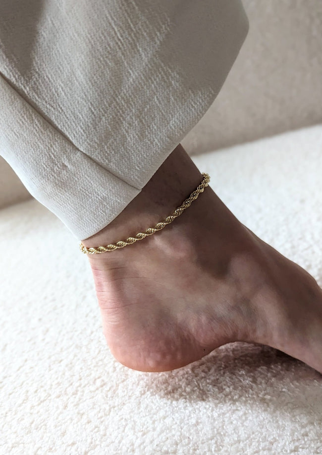 Shea Rope Chain Anklet by Layer the Love