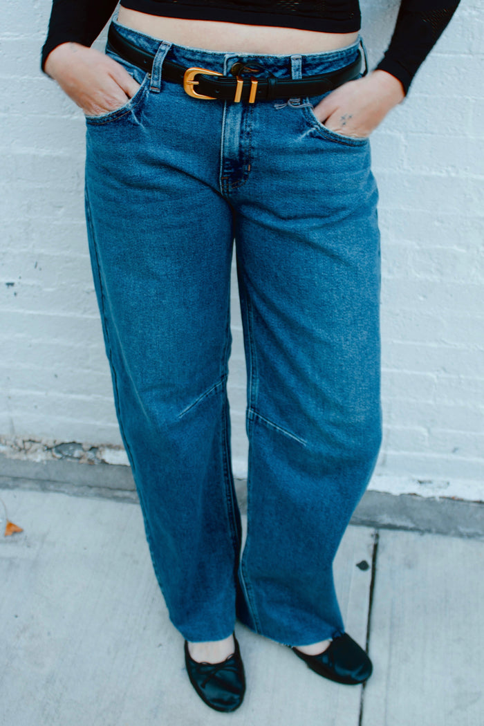Final Sale - Mid Rise Barrel Jeans