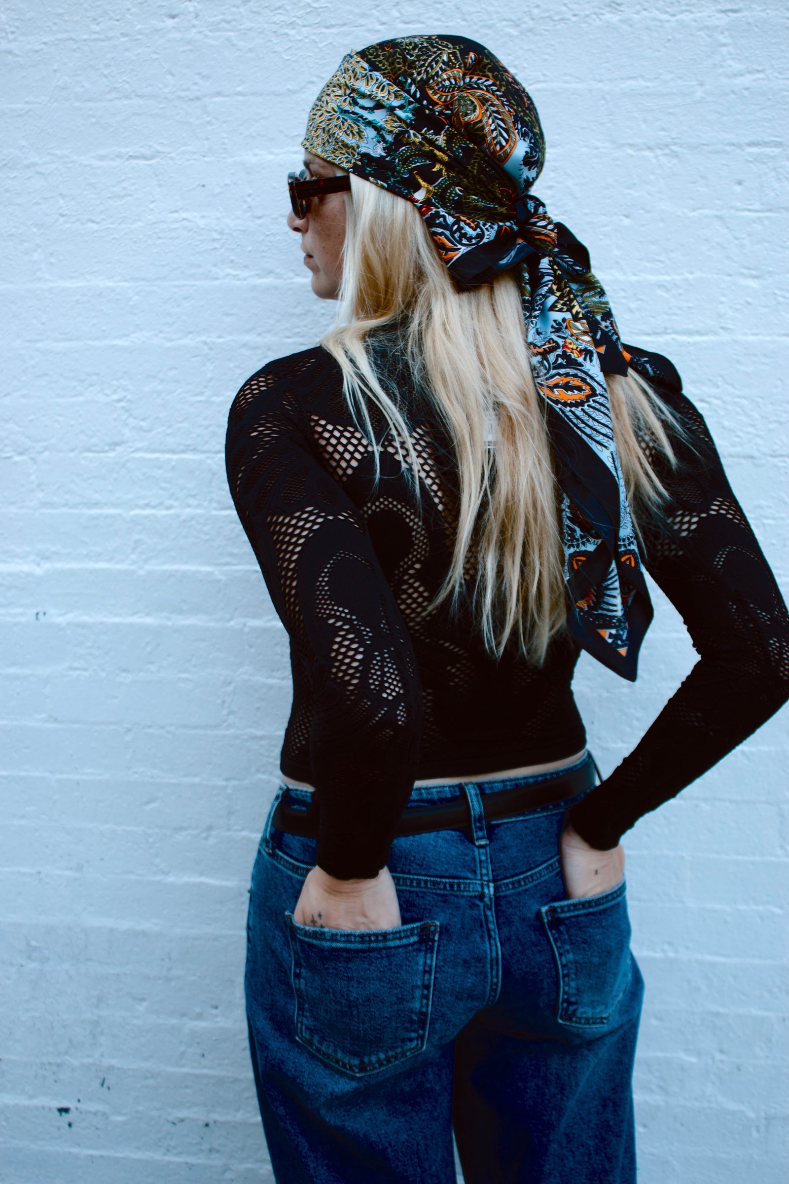Mid Rise Barrel Jeans