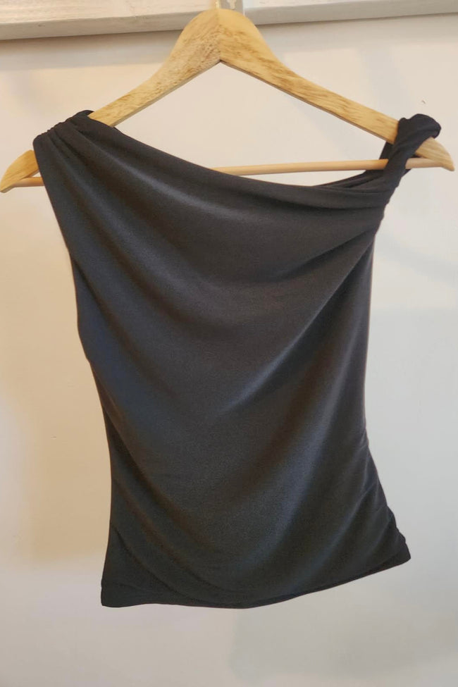 Asymmetircal Twist Top