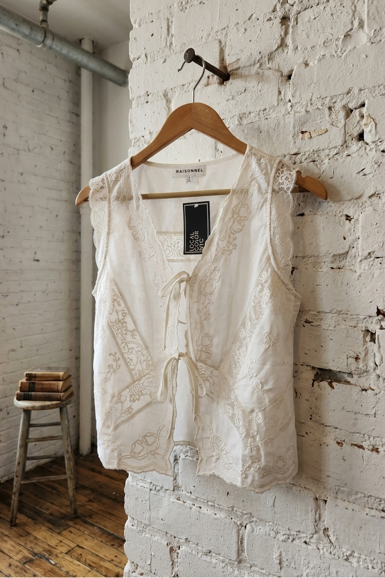 Lace Sleeveless Top