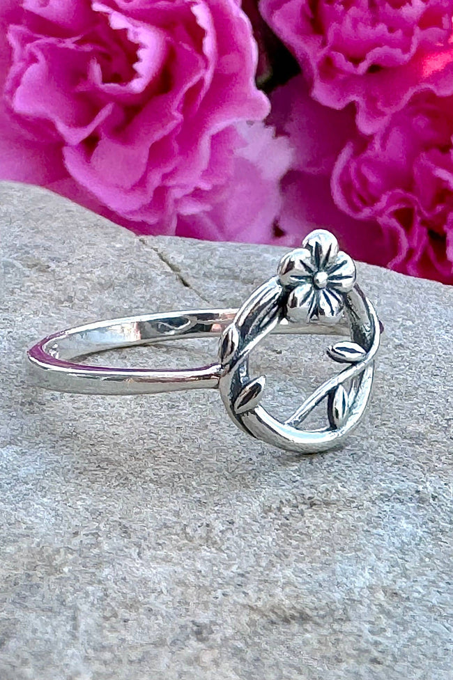 Round Flower Ring in Sterling Silver