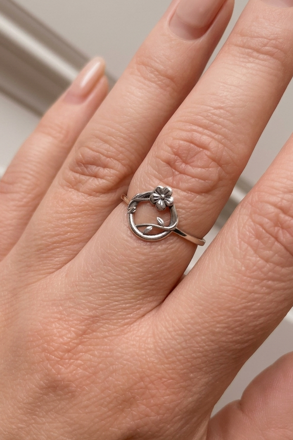 Round Flower Ring in Sterling Silver